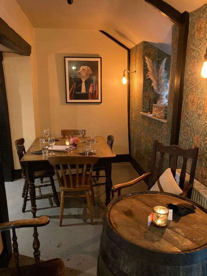 The Old Smithy Inn Welcombe Exterior photo